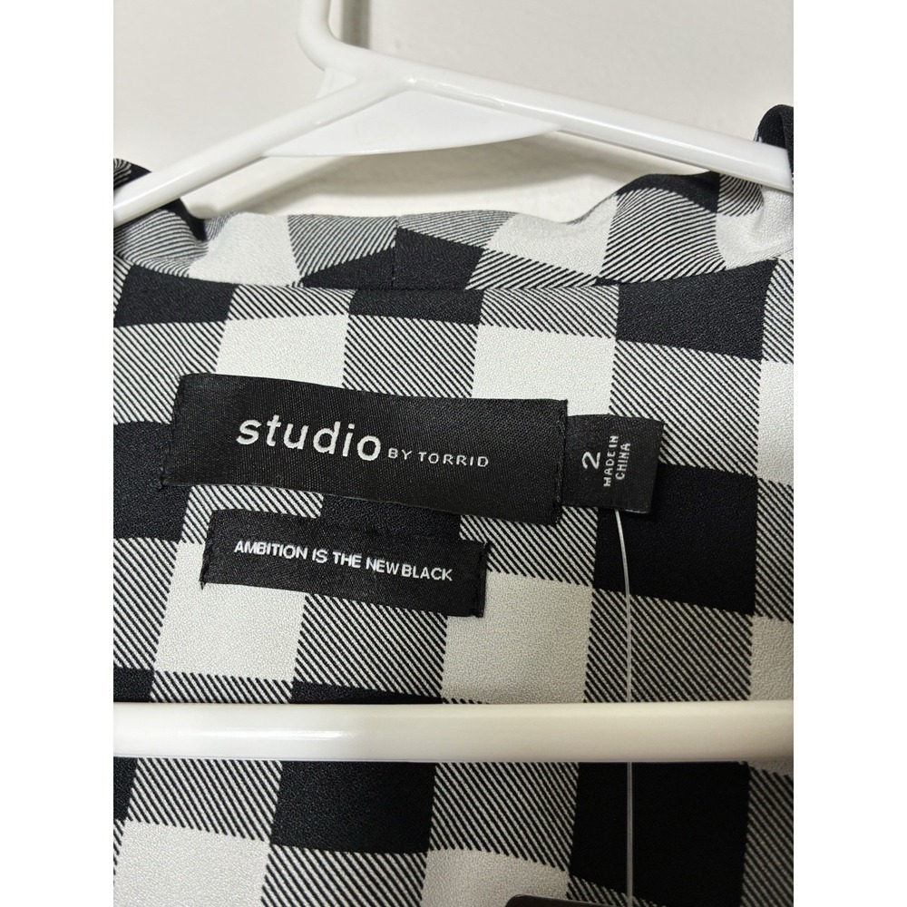 NEW! Torrid Studio Shawl Collar Blazer In Retro Plaid Sz 2XL Black /white - Picture 2 of 8